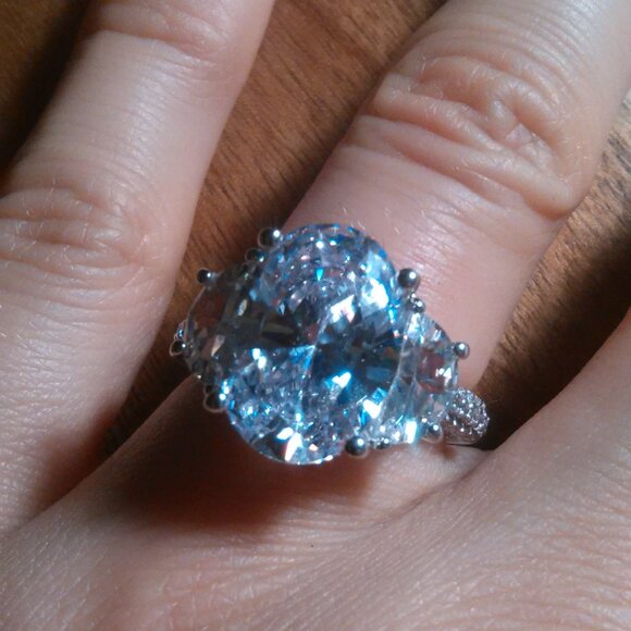 White Cubic Zirconia Sterling Silver Ring (Size 6.75) - Picture 5 of 16